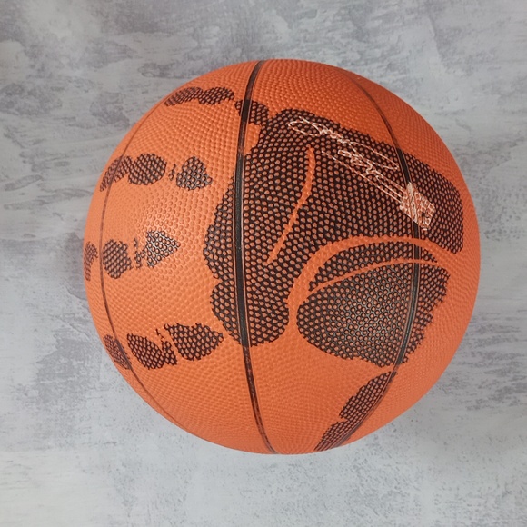 Vintage KFC Basketball with Life-Size SHAQ Hand Print - Picture 1 of 5
